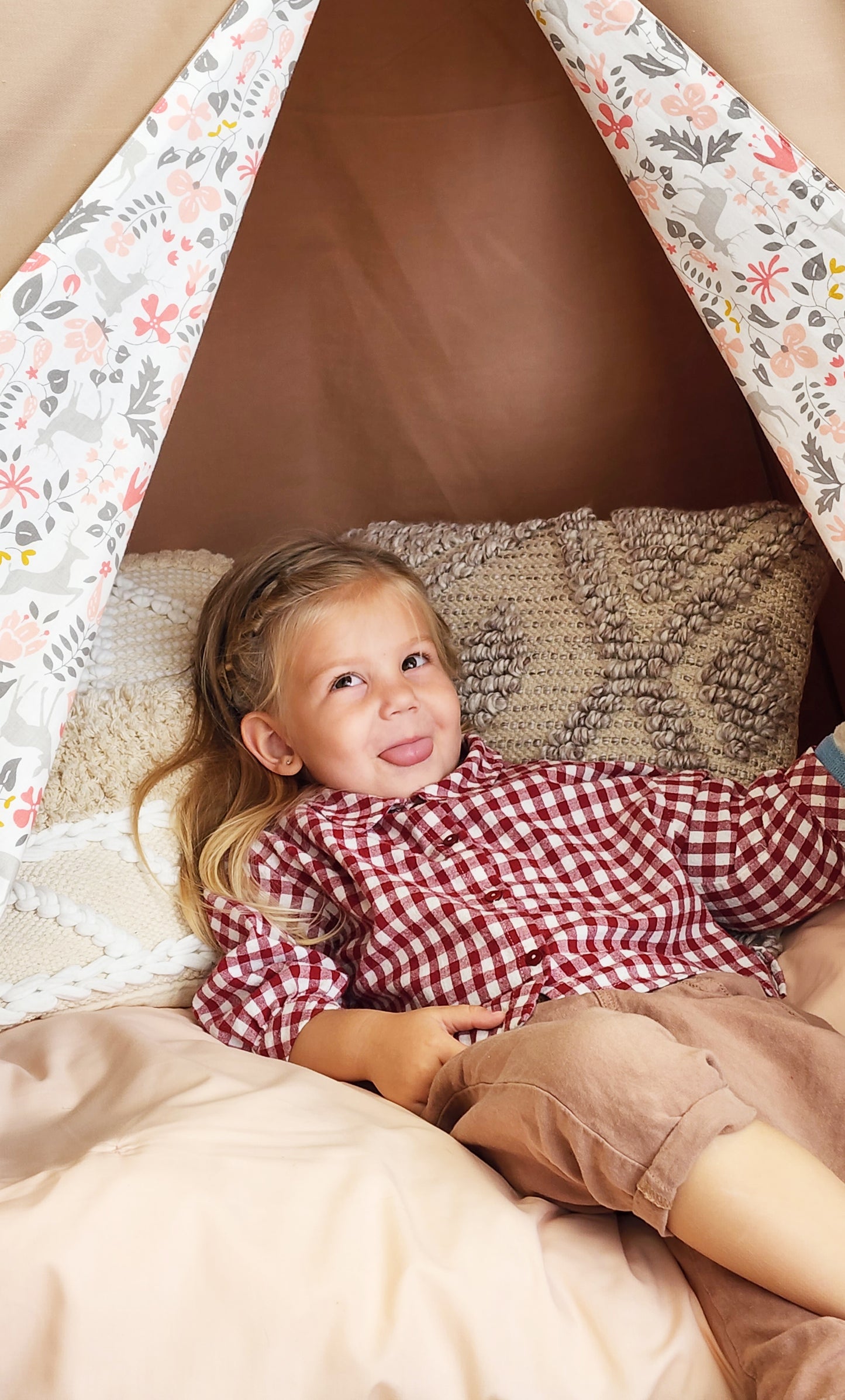 Peach Tiny flowers and Cardboard Teepee with Window image 8