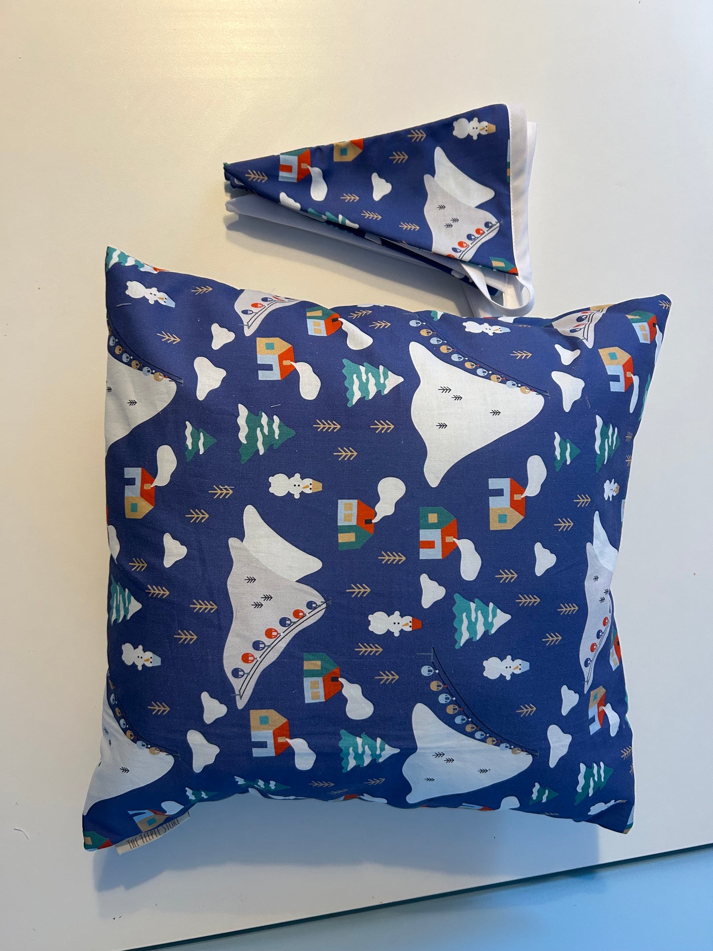 Snowy Village Cozy Set