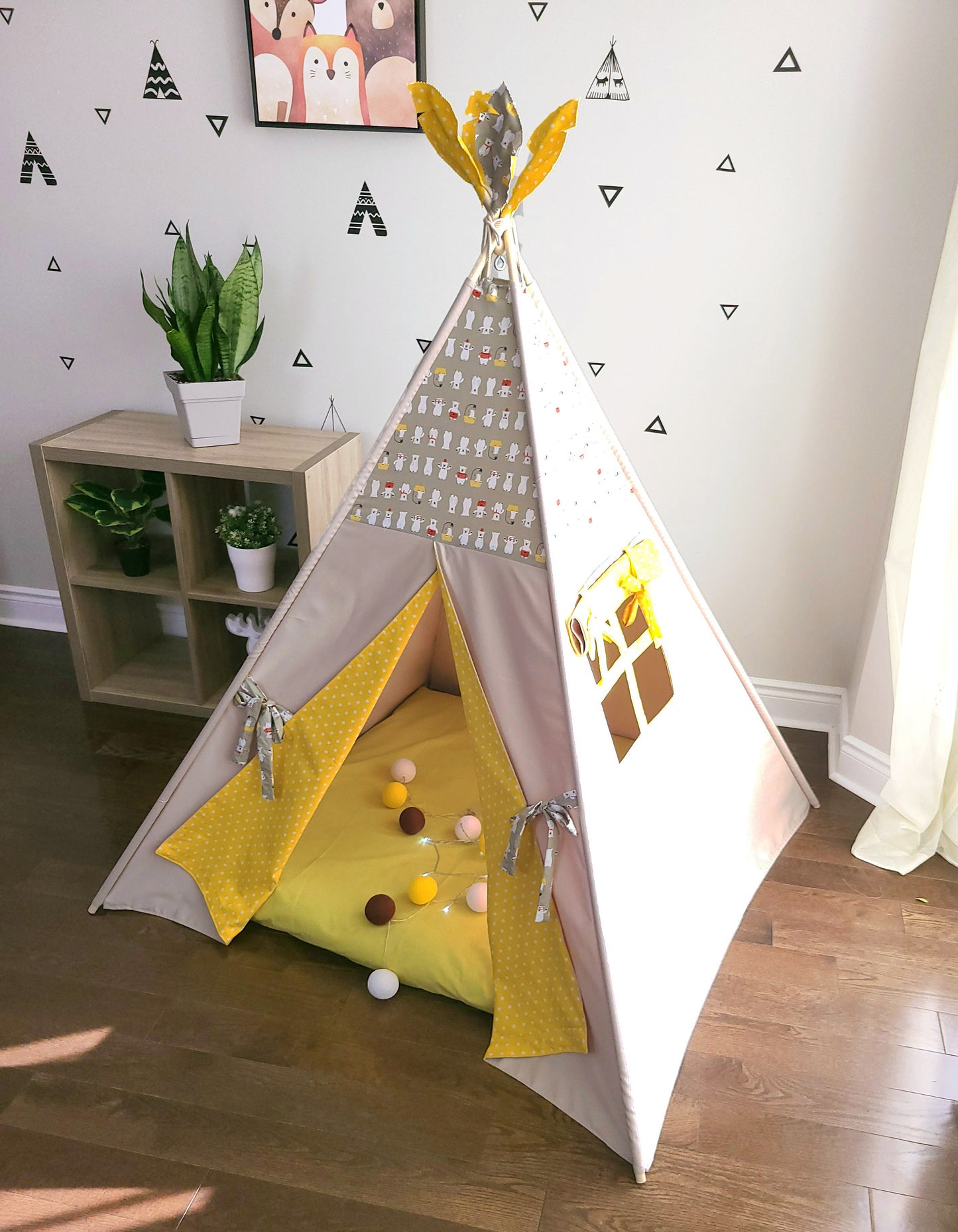 Polar Bear Bath Time Teepee Tent with Window image 3
