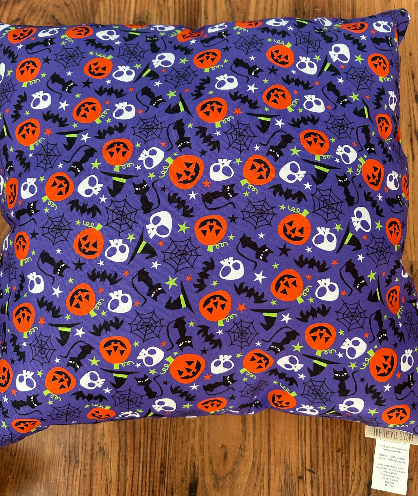 🎃 Halloween Throw Pillows – Spooky & Cozy!
