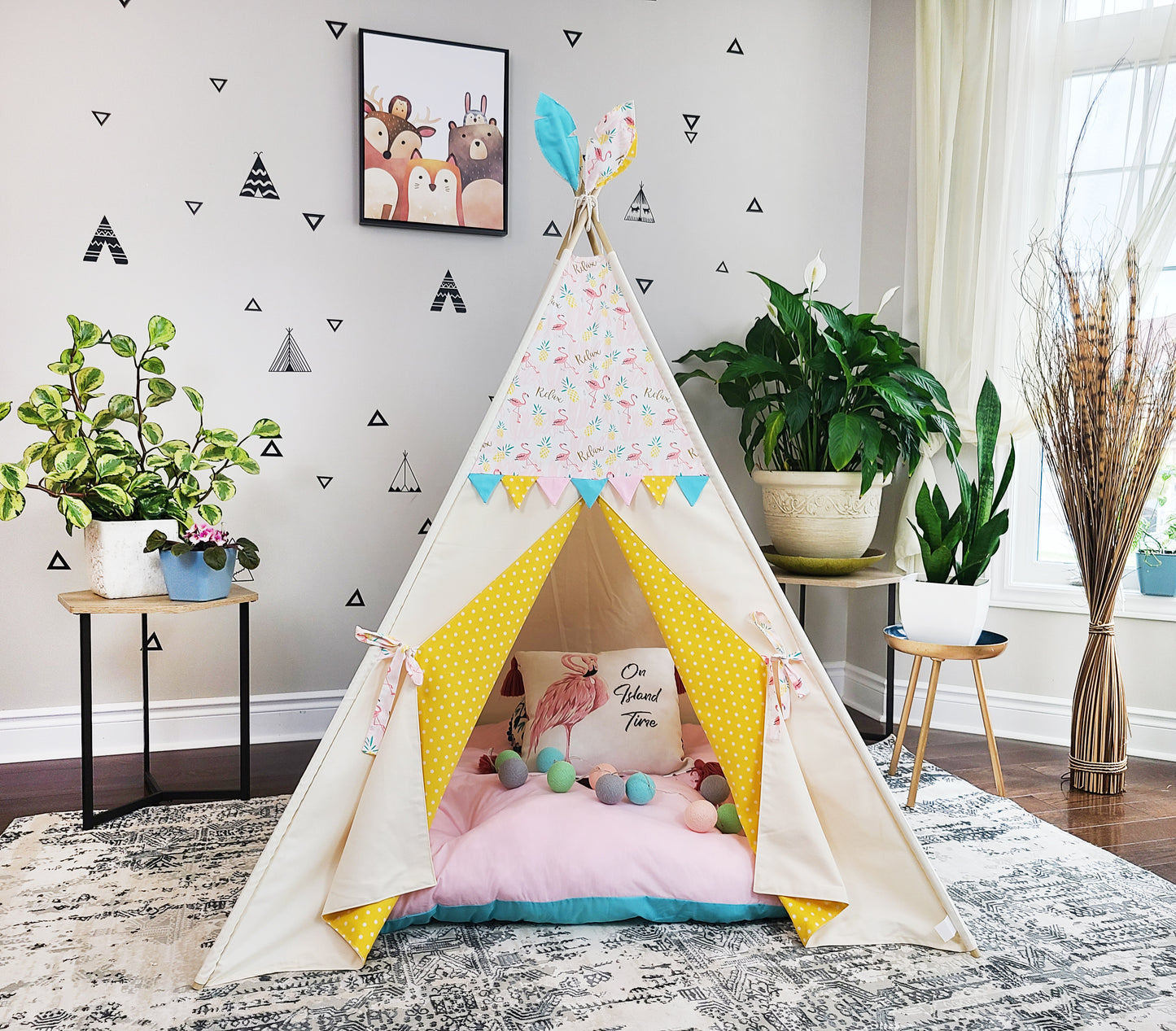 “Relax & Shine” Flamingo Teepee – With Window