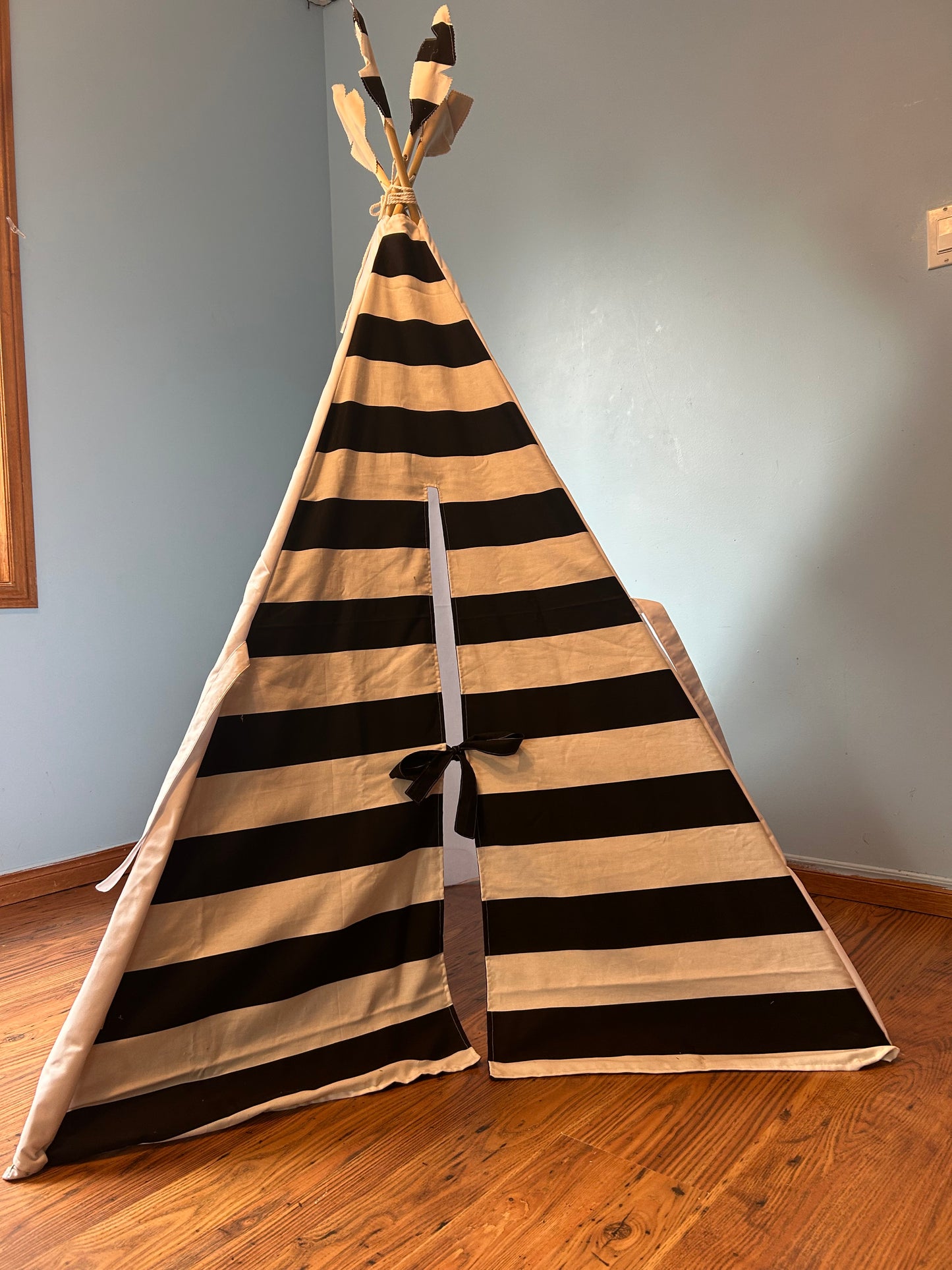Classic Black & White Teepee
