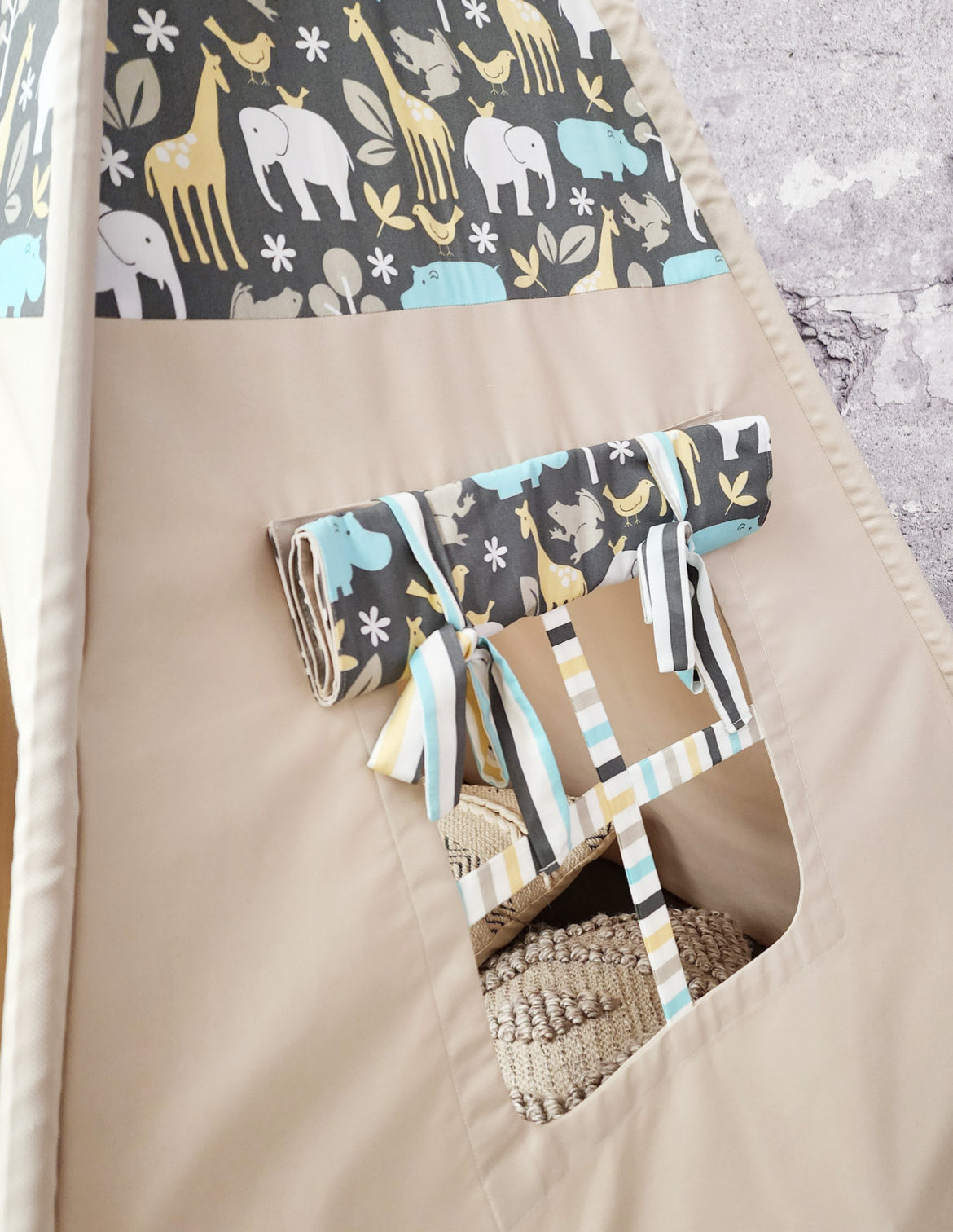 Safari Friends Taupe Play Teepee