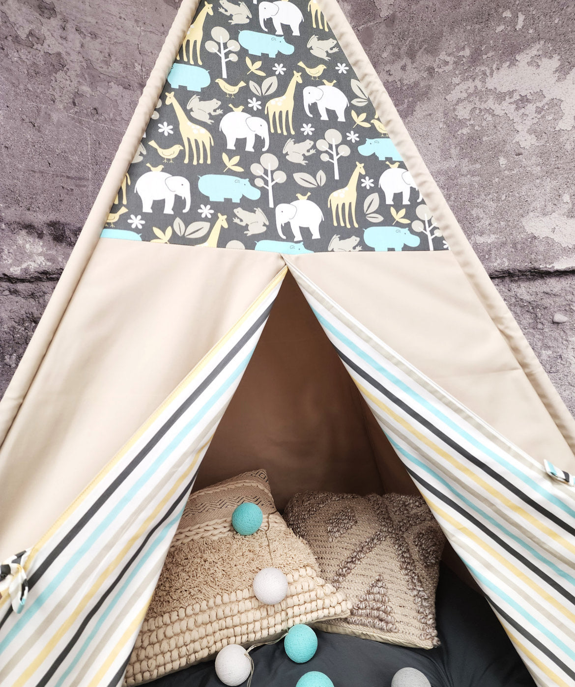 Safari Friends Taupe Play Teepee