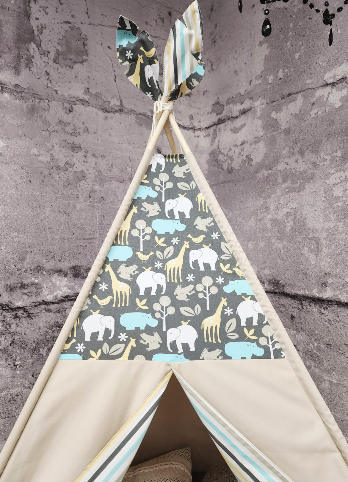 Safari Friends Taupe Play Teepee