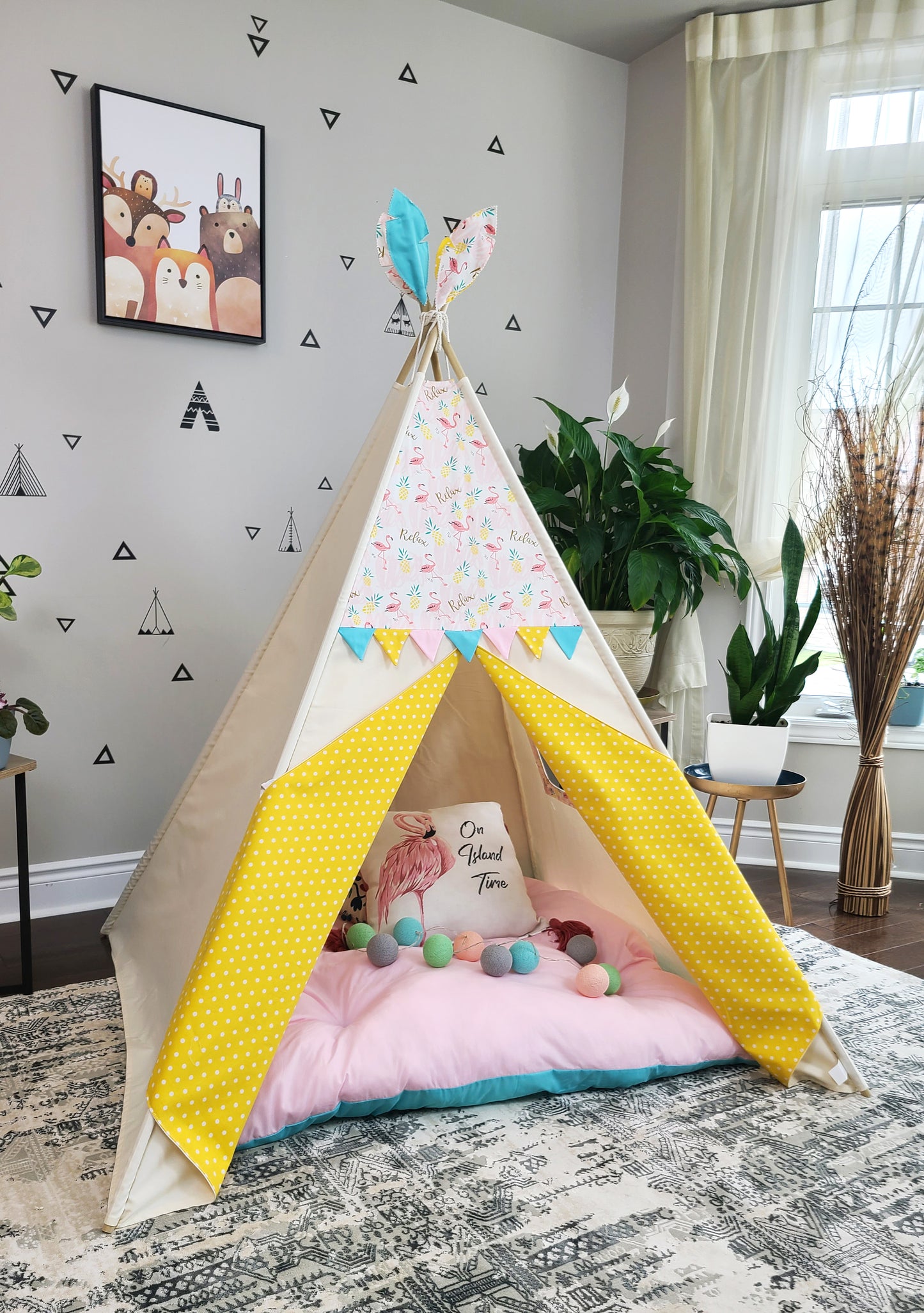 “Relax & Shine” Flamingo Teepee – With Window