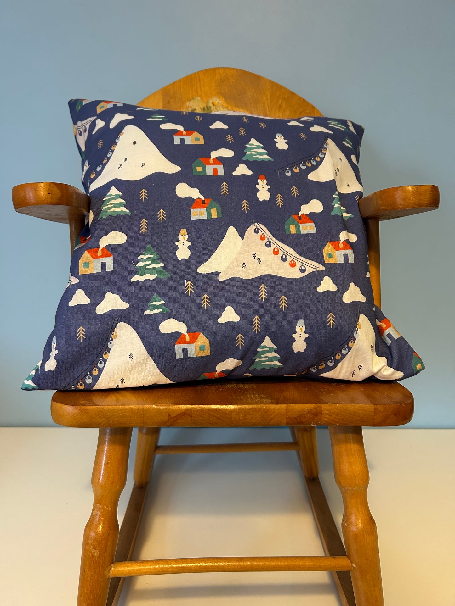 Snowy Village Cozy Set