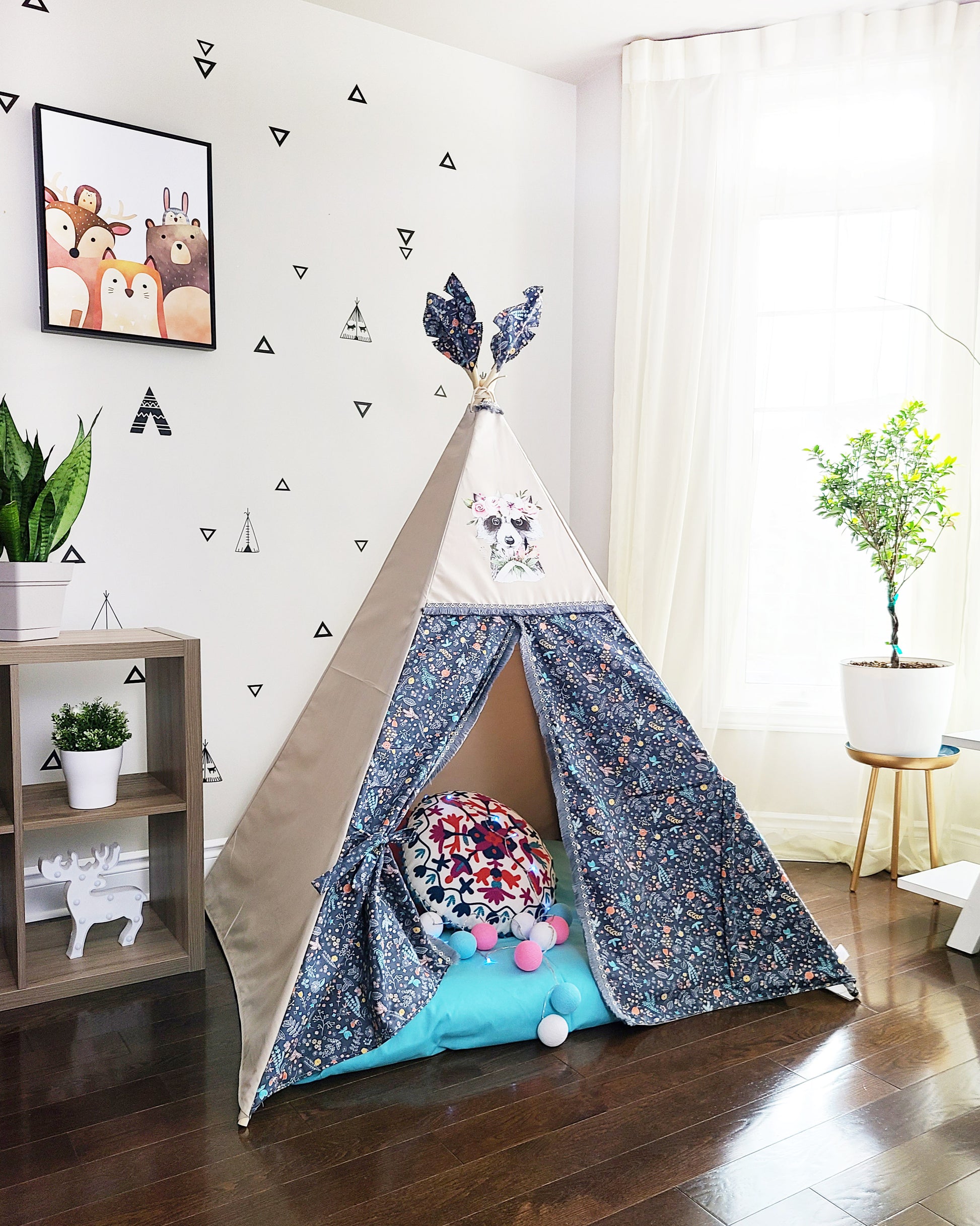 Racoon with flowers Teepee Tent image 6