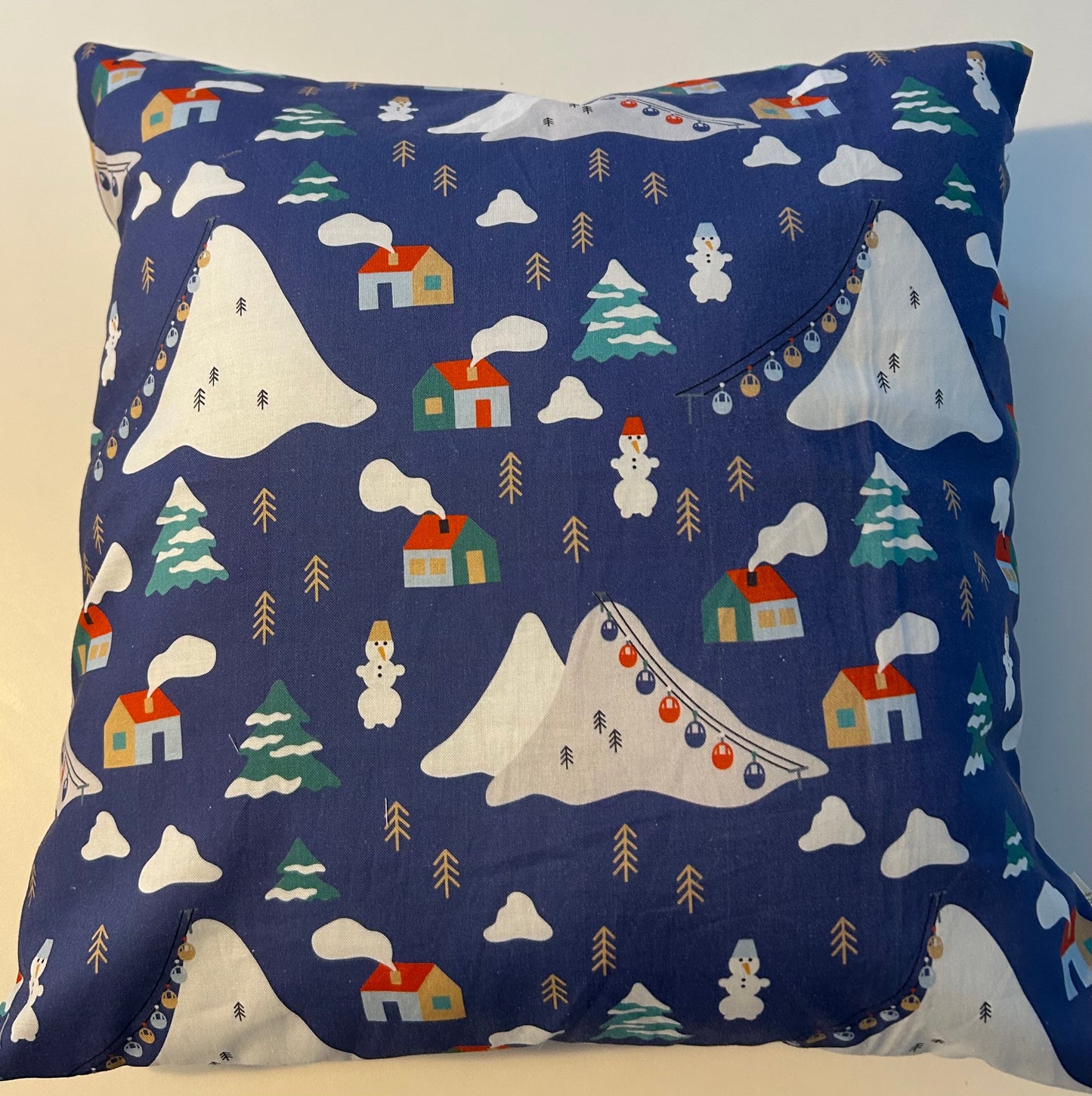 Snowy Village Cozy Set