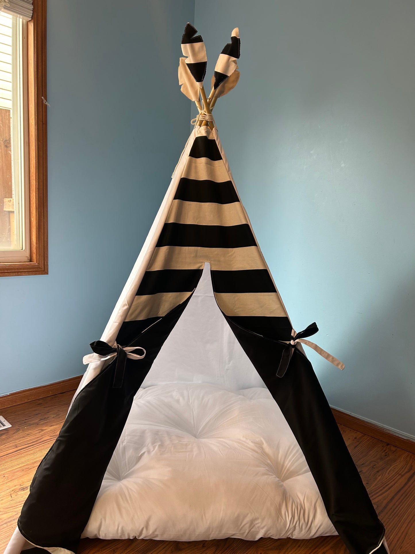 Classic Black & White Teepee