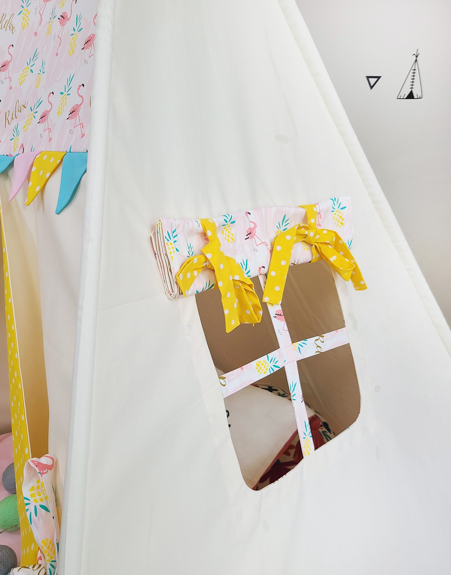 “Relax & Shine” Flamingo Teepee – With Window