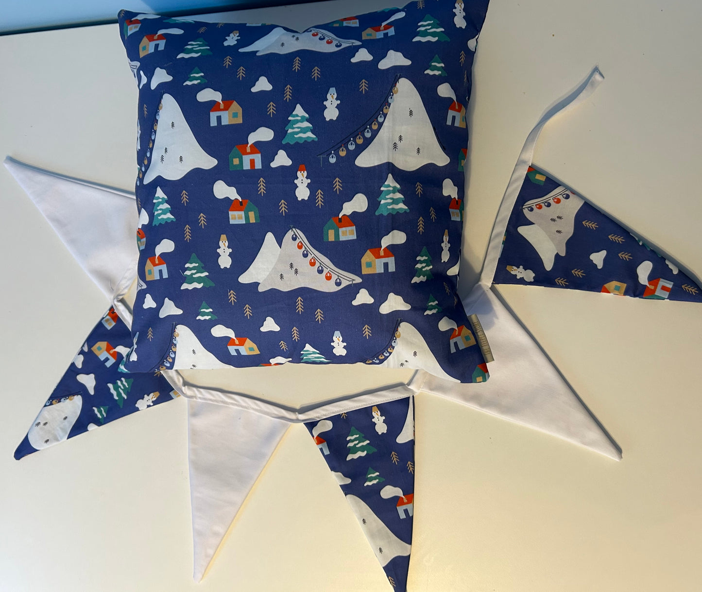 Snowy Village Cozy Set