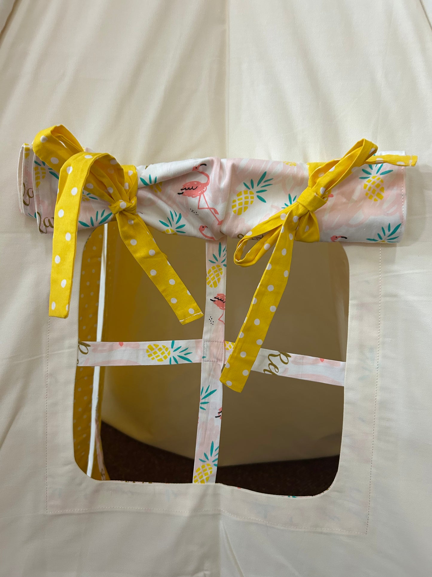 “Relax & Shine” Flamingo Teepee – With Window