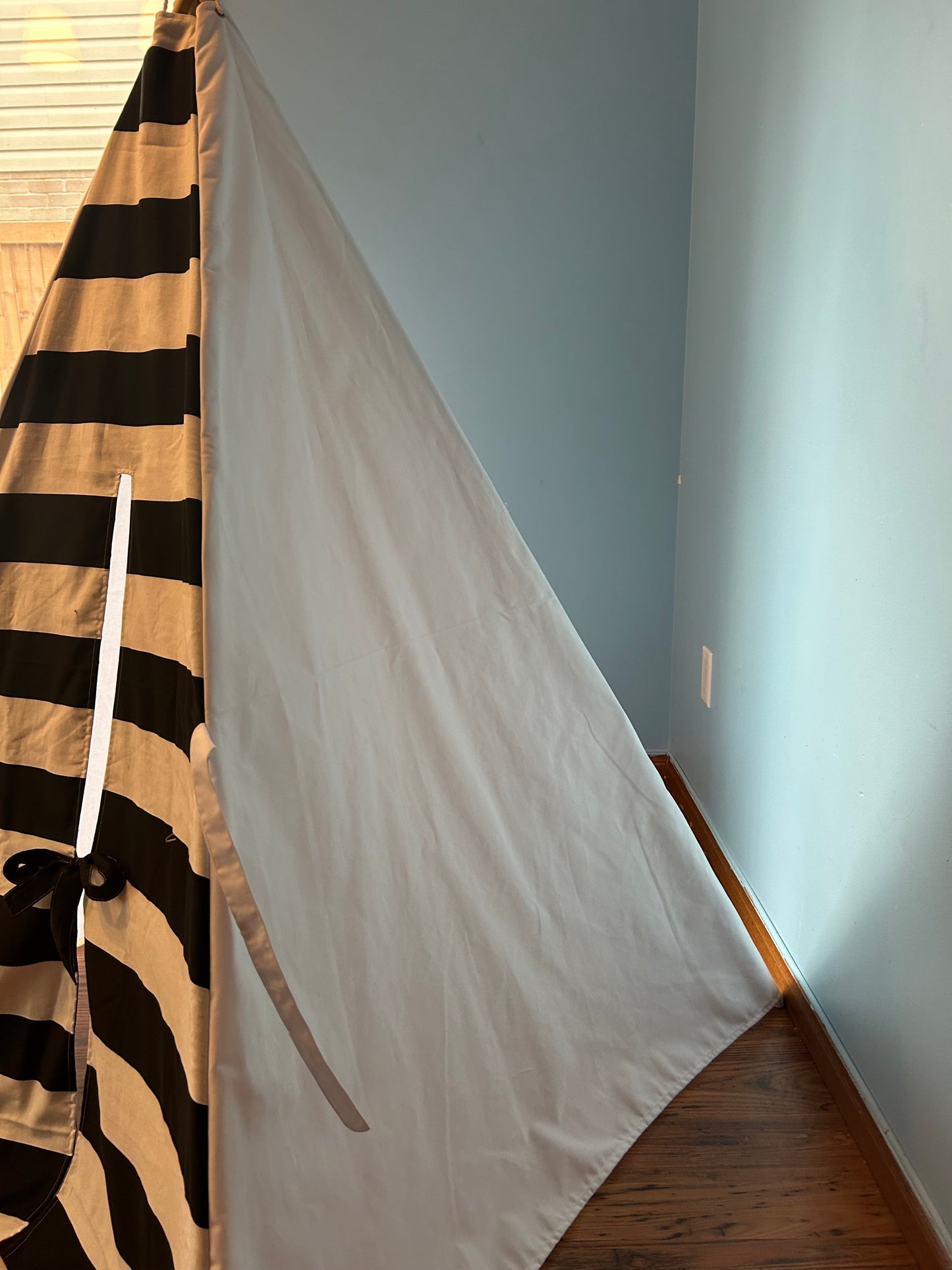 Classic Black & White Teepee