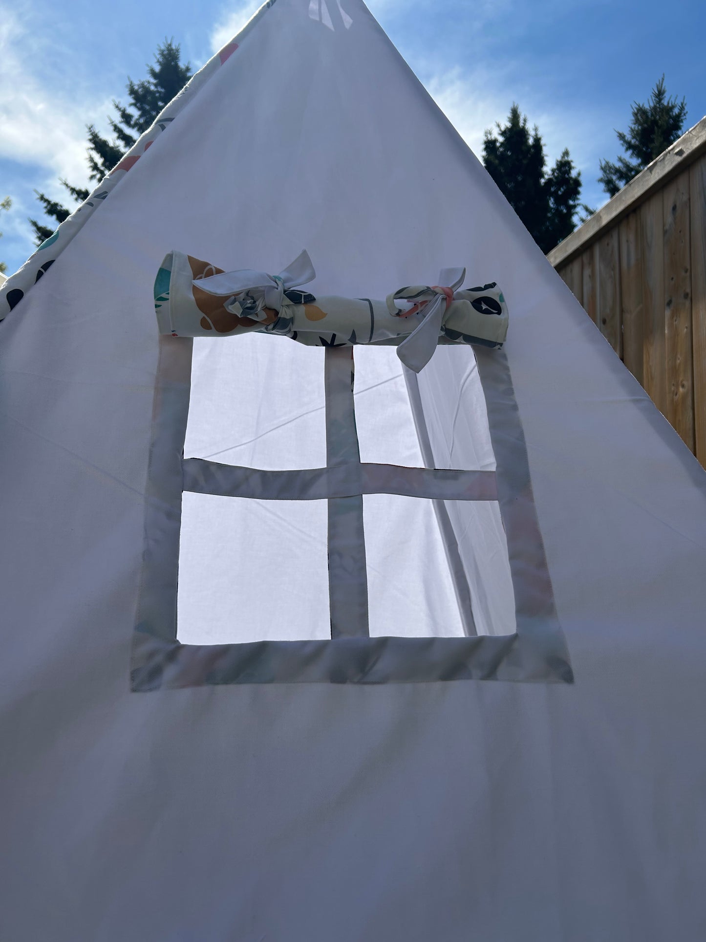 Safari Snuggles Teepee Play Tent with Window