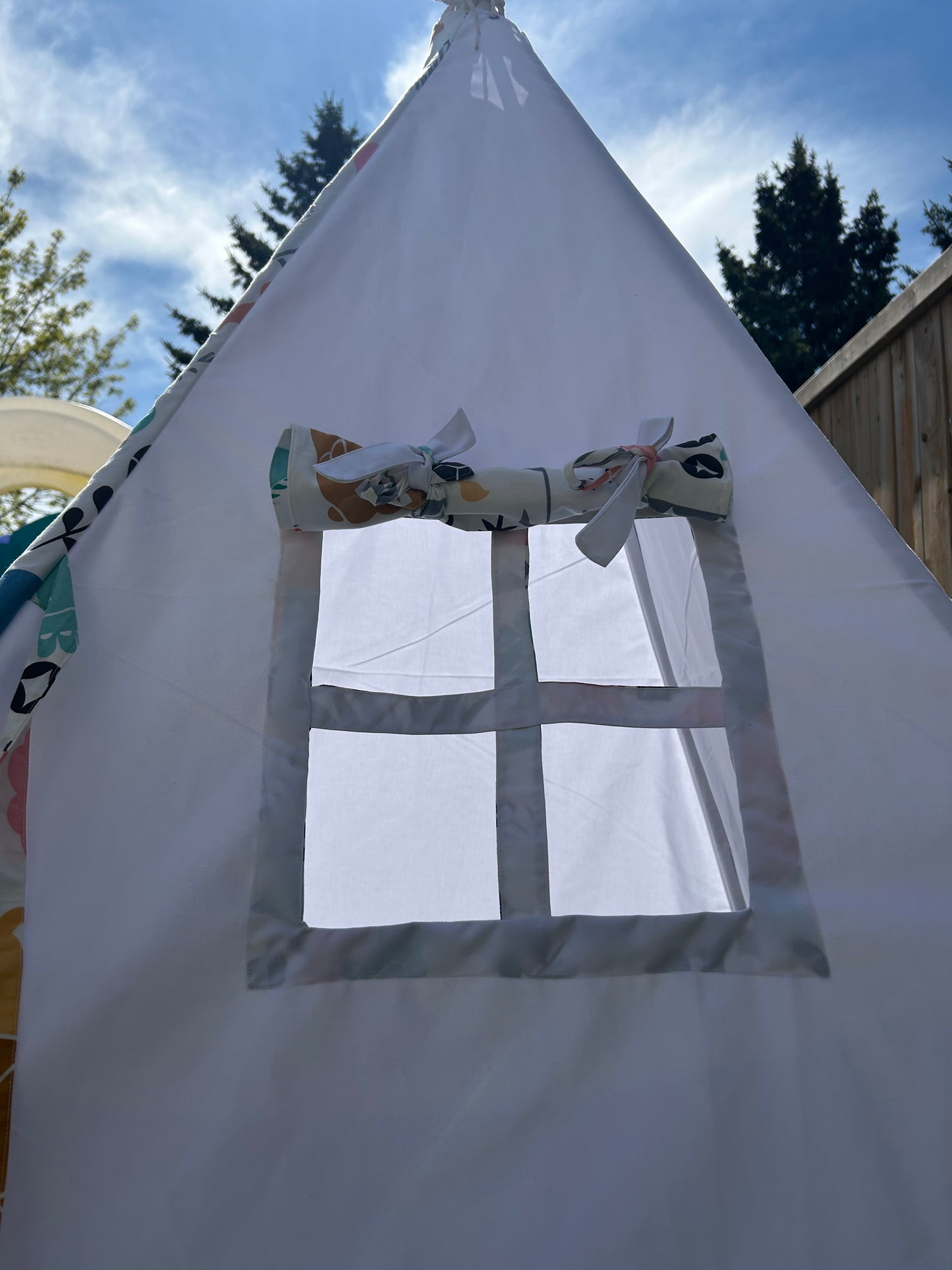 Safari Snuggles Teepee Play Tent with Window