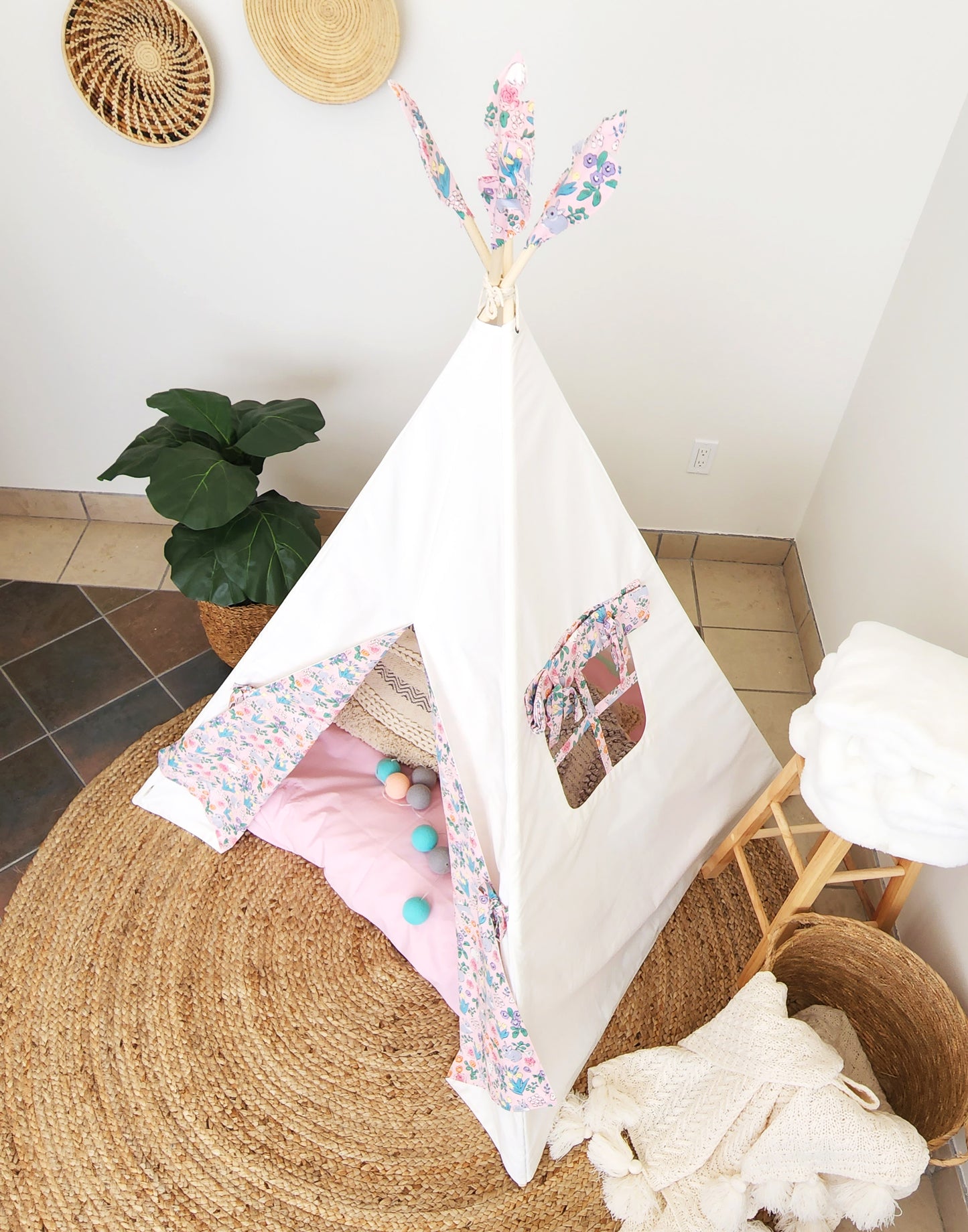 Off-white Girl's Play Teepee Tent with Pink Flowers Lining image 6