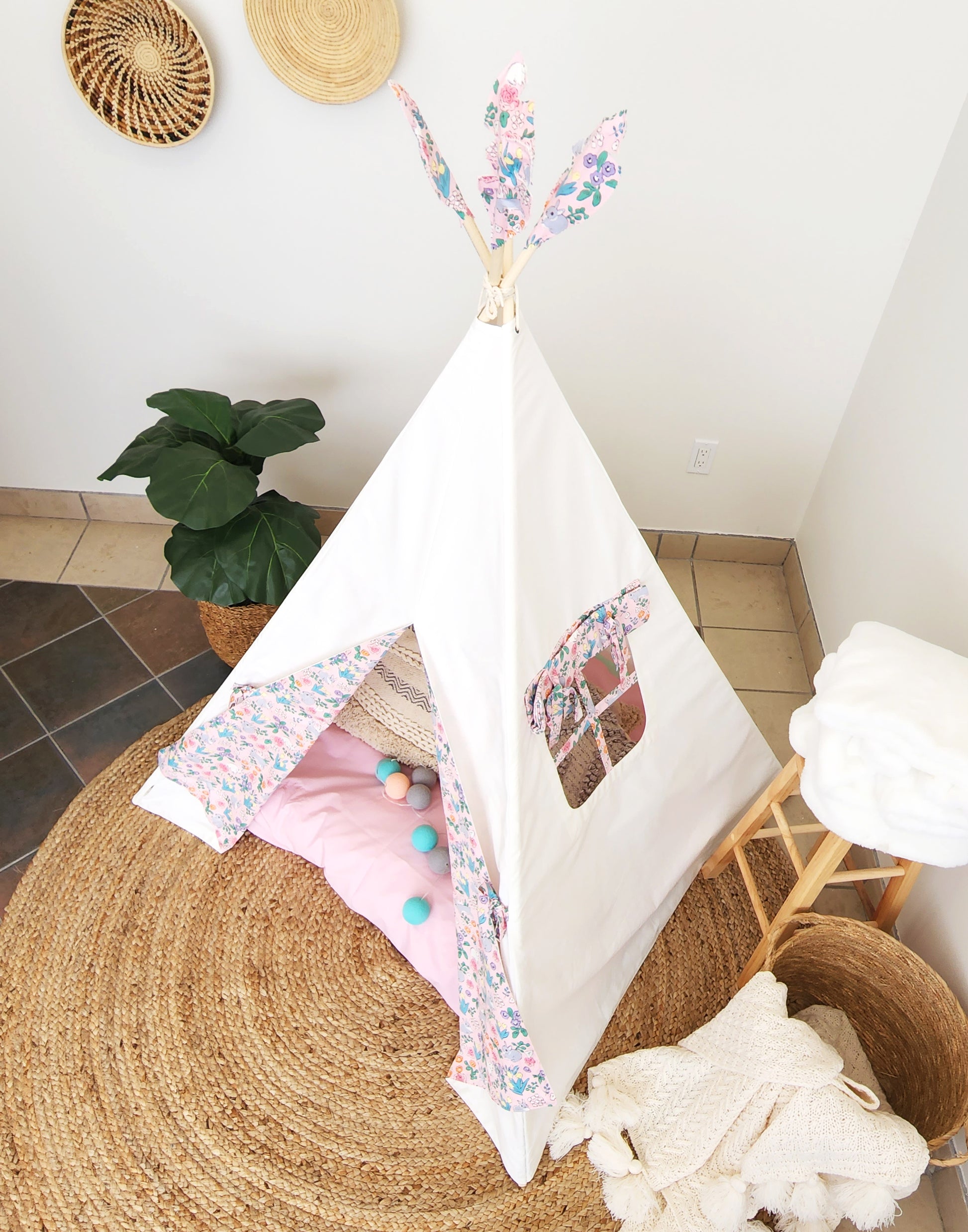 Off-white Girl's Play Teepee Tent with Pink Flowers Lining image 6