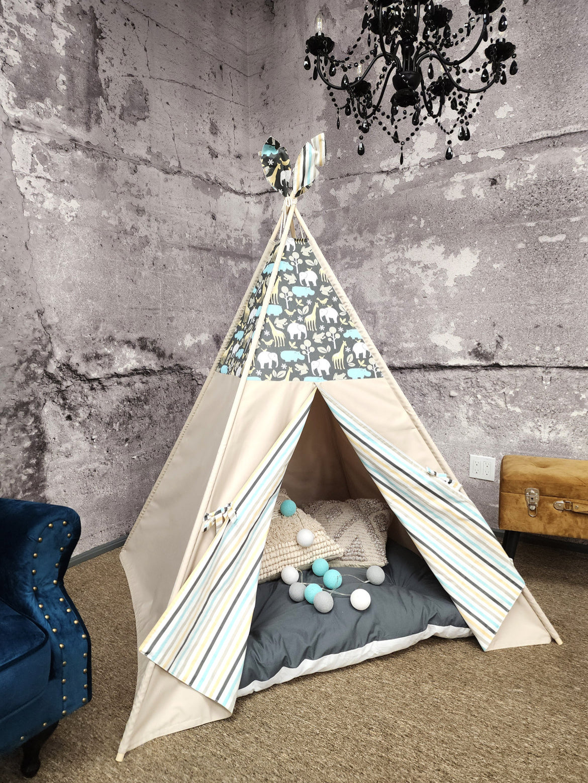 Safari Friends Taupe Play Teepee