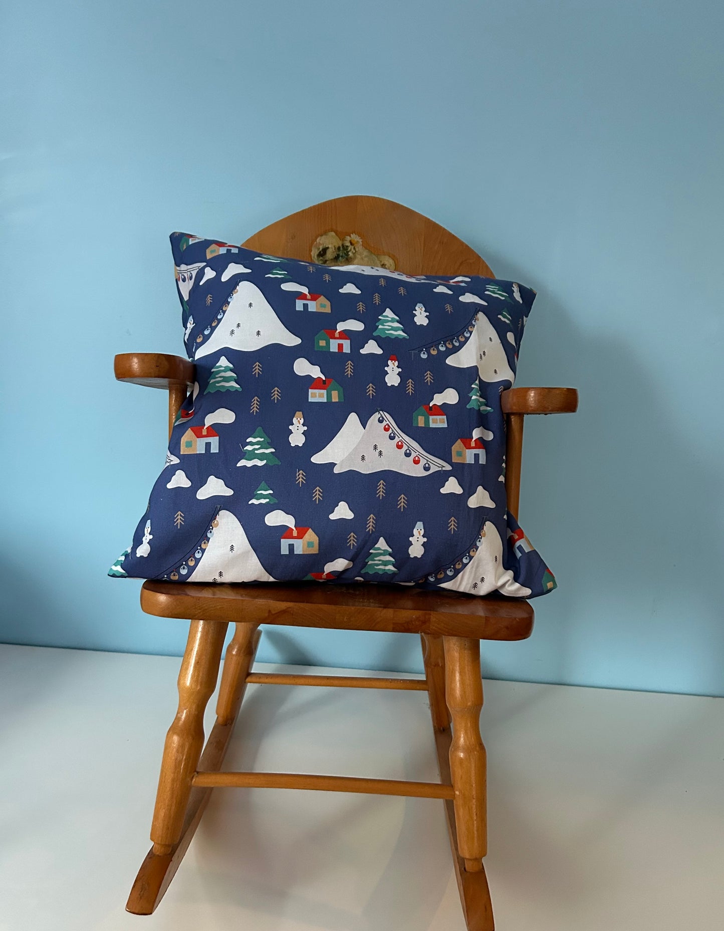 Snowy Village Cozy Set