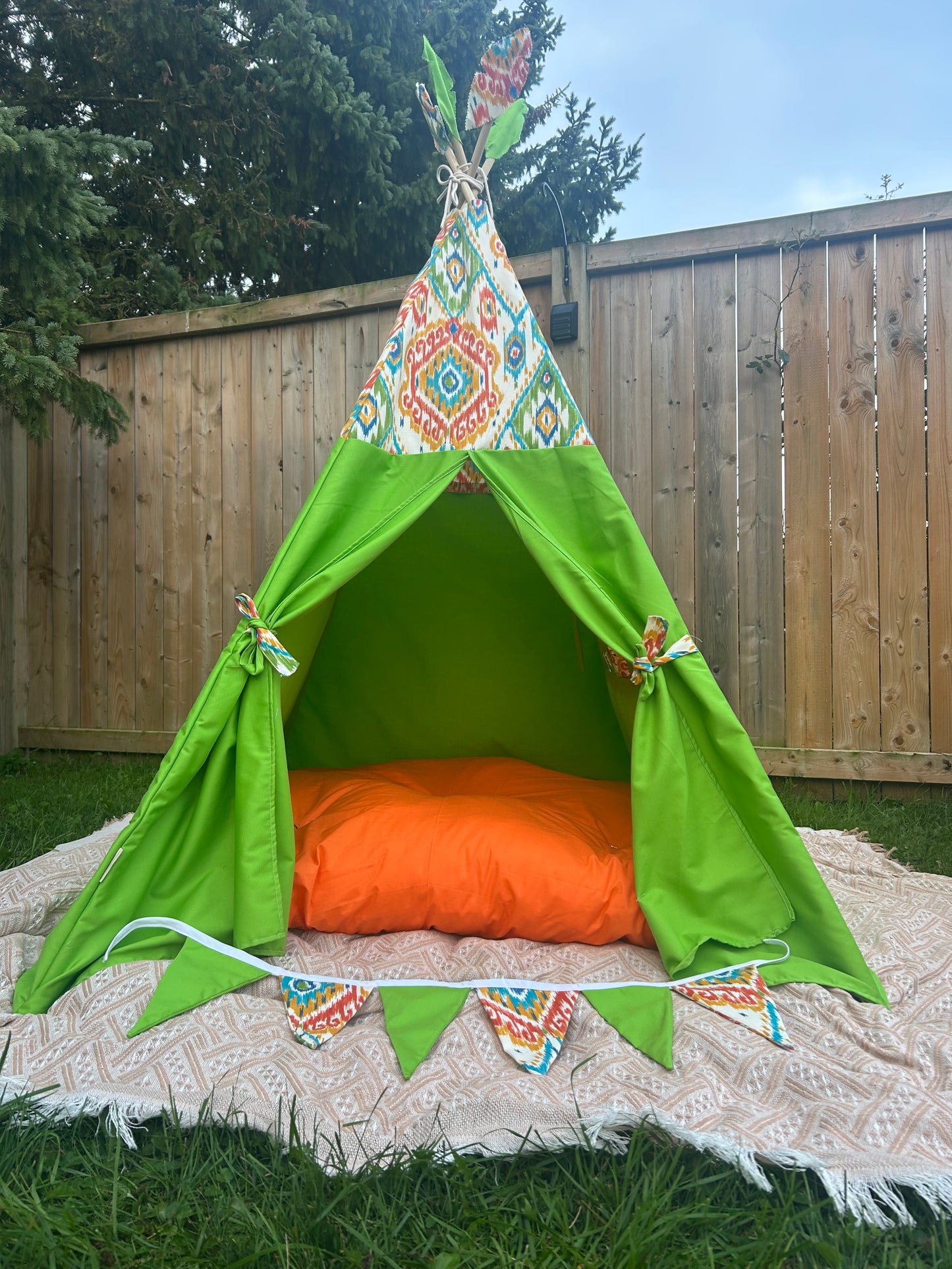 Citrus Splashtop Kids Teepee Tent – Green and Orange Play Tent