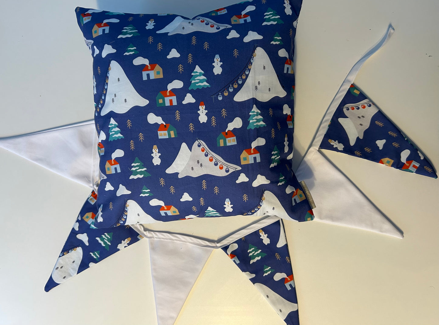 Snowy Village Cozy Set