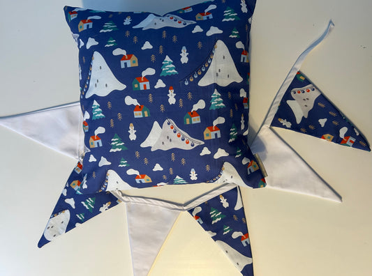 Snowy Village Cozy Set