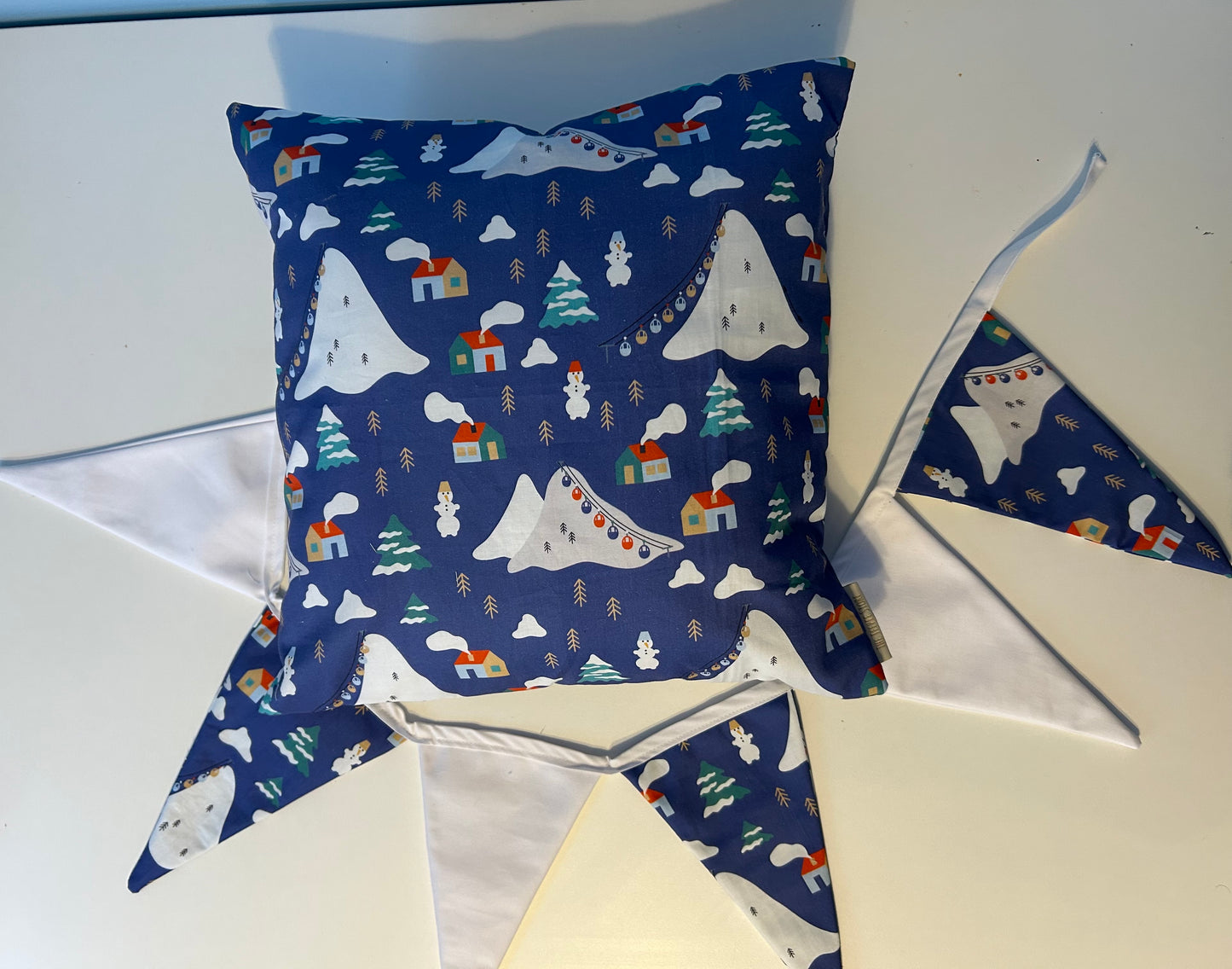 Snowy Village Cozy Set