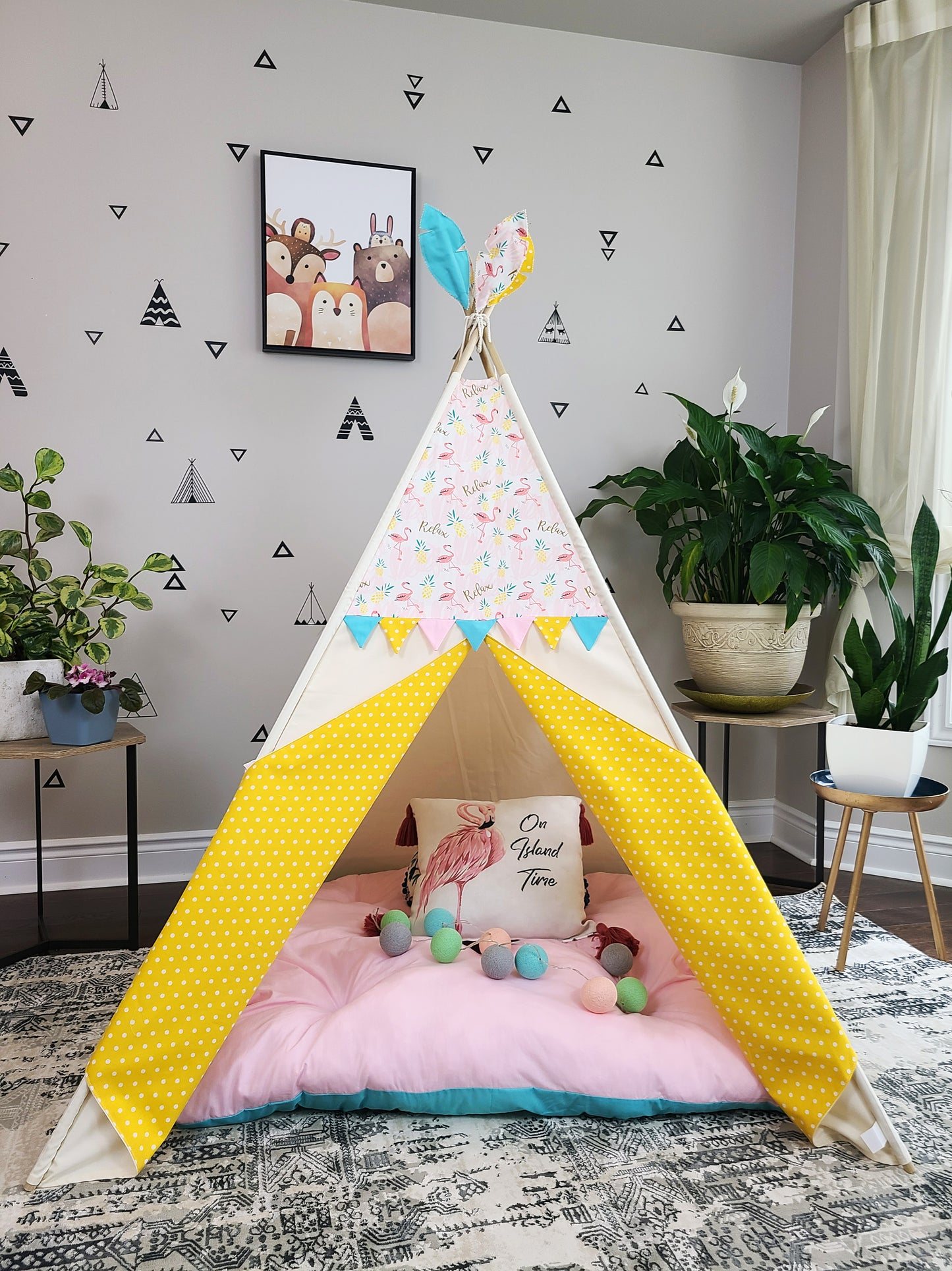 “Relax & Shine” Flamingo Teepee – With Window